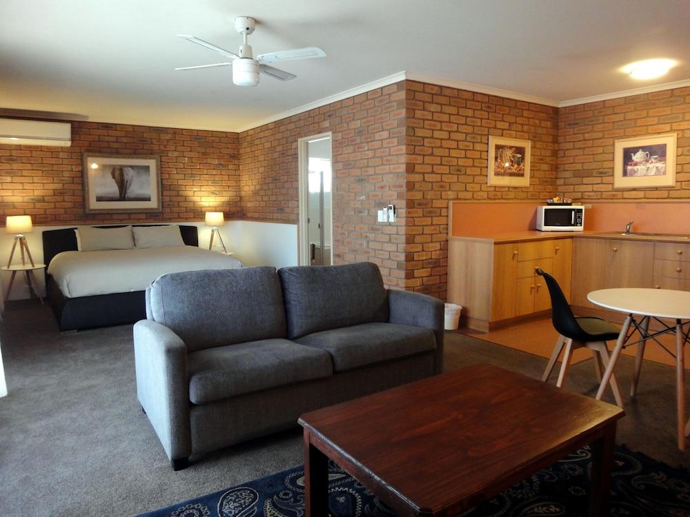 Summerhill Motor (adults Only) Merimbula